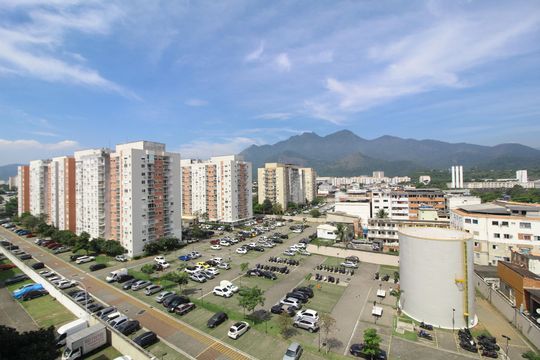Sala - Vista de apartamento à venda com 2 quartos, 50m² em Anil, Rio de Janeiro