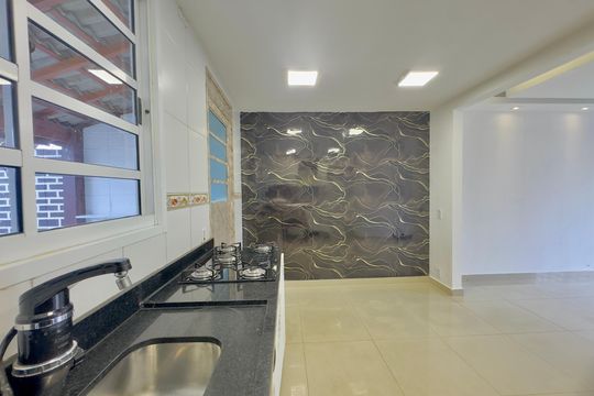 Cozinha de casa de condomínio para alugar com 2 quartos, 125m² em Bonsucesso, Guarulhos