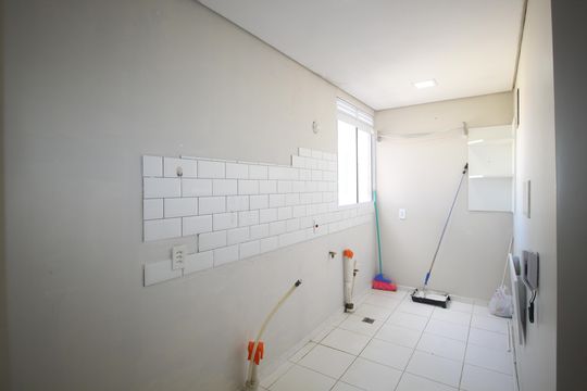 Cozinha de apartamento para alugar com 2 quartos, 45m² em Sarandi, Porto Alegre