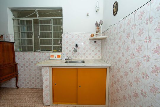 Casa à venda com 3 quartos, 360m² em Alto Caiçaras, Belo Horizonte