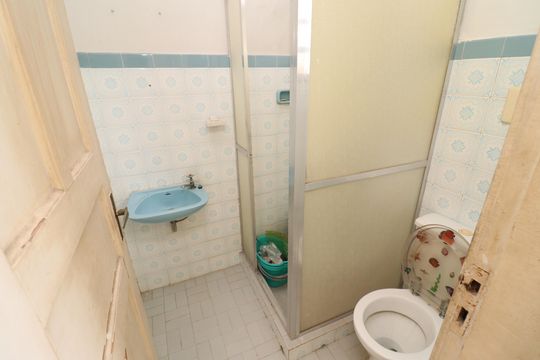 Banheiro de serviço de casa para alugar com 2 quartos, 135m² em Portuguesa, Rio de Janeiro