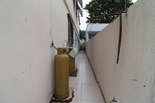 Área externa de casa para alugar com 2 quartos, 135m² em Portuguesa, Rio de Janeiro