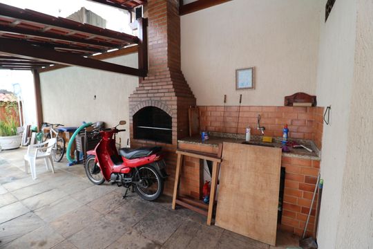 Área externa de casa para alugar com 2 quartos, 135m² em Portuguesa, Rio de Janeiro