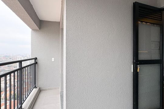 Área de Serviço/ Varanda  de apartamento para alugar com 2 quartos, 48m² em Vila Albertina, São Paulo