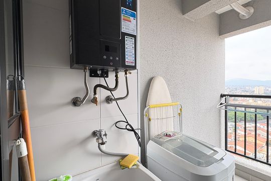 Área de Serviço/ Varanda  de apartamento para alugar com 2 quartos, 48m² em Vila Albertina, São Paulo
