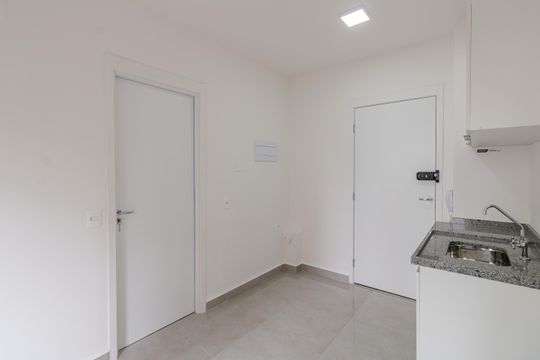 Sala - cozinha de apartamento para alugar com 1 quarto, 24m² em Vila Nova Conceição, São Paulo