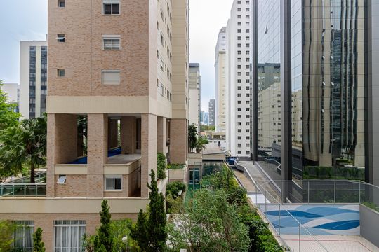 Vista quarto de apartamento para alugar com 1 quarto, 24m² em Vila Nova Conceição, São Paulo
