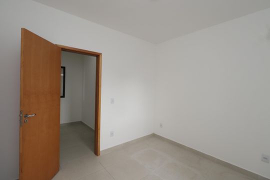 Quarto de apartamento à venda com 1 quarto, 32m² em Vila Carrão, São Paulo