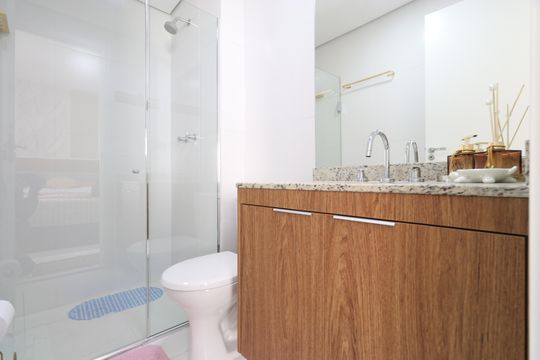 Banheiro  de kitnet/studio à venda com 1 quarto, 28m² em Perdizes, São Paulo