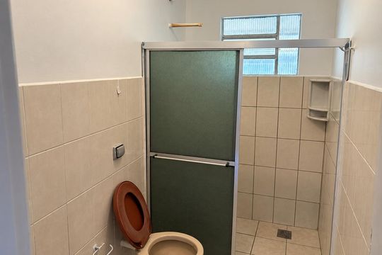 Banheiro de casa de condomínio para alugar com 3 quartos, 110m² em Belém Velho, Porto Alegre