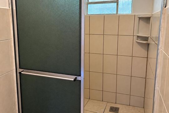 Banheiro de casa de condomínio para alugar com 3 quartos, 110m² em Belém Velho, Porto Alegre