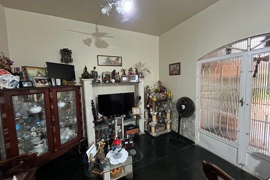 Sala de casa à venda com 6 quartos, 50m² em Realengo, Rio de Janeiro