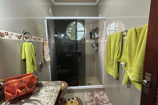 Banheiro 1 de casa à venda com 6 quartos, 50m² em Realengo, Rio de Janeiro