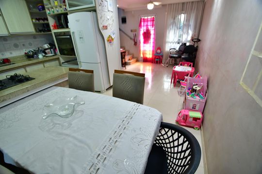 Sala de casa de condomínio para alugar com 2 quartos, 69m² em Jardim Interlagos, Hortolândia