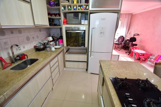 Cozinha de casa de condomínio para alugar com 2 quartos, 69m² em Jardim Interlagos, Hortolândia