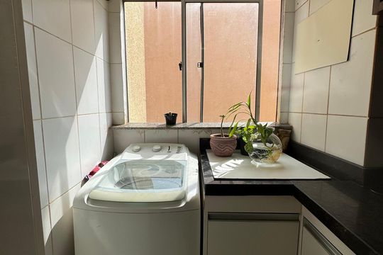 Área de serviço  de apartamento à venda com 2 quartos, 52m² em Riacho Fundo Ii, Brasília