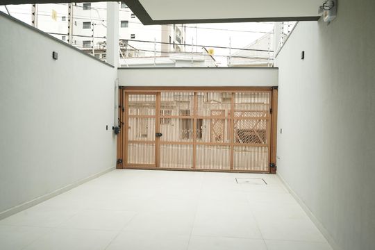 Garagem de casa à venda com 3 quartos, 205m² em Vila Carrão, São Paulo