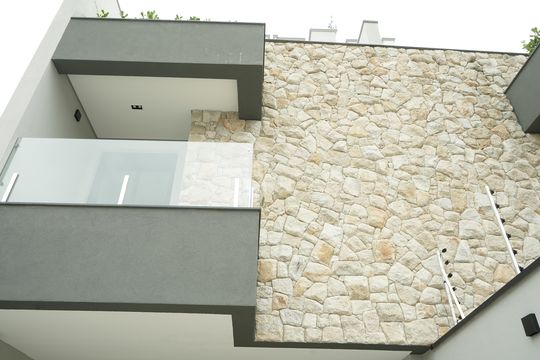Fachada de casa à venda com 3 quartos, 205m² em Vila Carrão, São Paulo