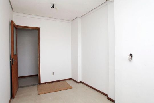 Gabinete de apartamento à venda com 3 quartos, 280m² em Rio Branco, Porto Alegre