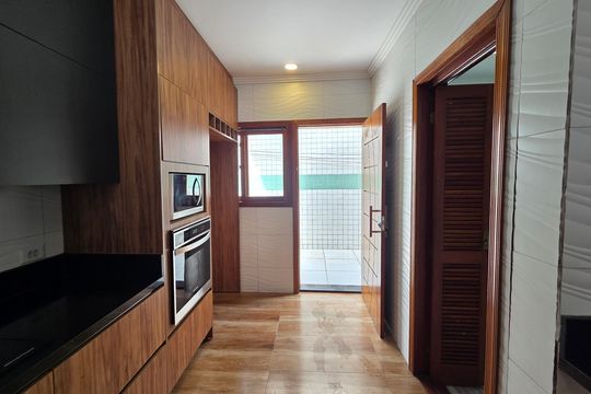 Cozinha de casa para alugar com 4 quartos, 270m² em Jardim Trevo, Praia Grande