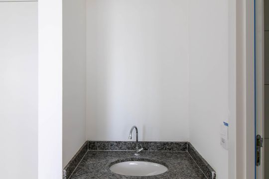 Banheiro de apartamento à venda com 2 quartos, 37m² em Centro, Guarulhos