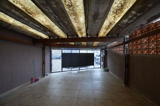 GARAGEM de casa à venda com 3 quartos, 117m² em Jardim Celeste, São Paulo