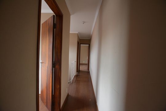 CORREDOR de casa à venda com 3 quartos, 117m² em Jardim Celeste, São Paulo