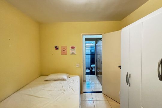 Quarto 2 de casa de condomínio para alugar com 2 quartos, 70m² em Vila Homero Thon, Santo André