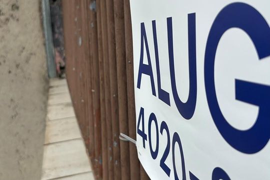 Placa  de apartamento para alugar com 2 quartos, 120m² em Jansen, Gravataí
