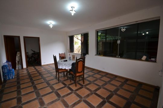 Casa para alugar com 7 quartos, 261m² em Instituto de Previdencia, São Paulo