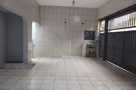 Garagem de casa à venda com 4 quartos, 182m² em Jardim Sao Roberto, São Paulo
