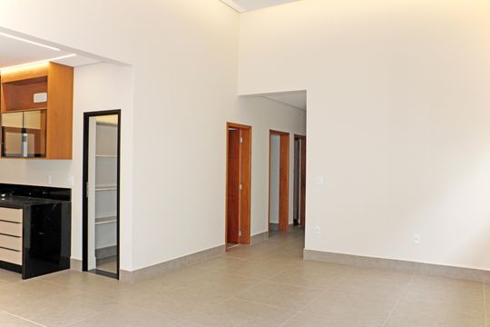 Sala de casa de condomínio à venda com 3 quartos, 226m² em Colina dos Pinheiros, Valinhos
