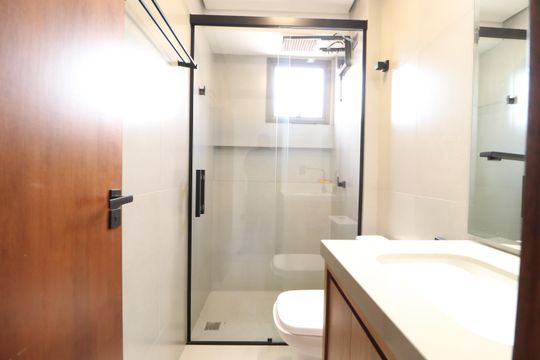 Banheiro do Quarto 2 de apartamento para alugar com 3 quartos, 90m² em Osvaldo, Uberlândia