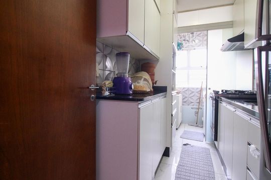Cozinha de apartamento para alugar com 3 quartos, 64m² em Vila Ema, São Paulo