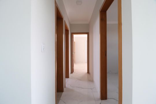 Corredor de apartamento para alugar com 3 quartos, 90m² em Segismundo Pereira, Uberlândia