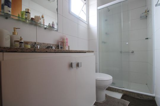 Banheiro da suíte de apartamento à venda com 3 quartos, 75m² em Barra da Tijuca, Rio de Janeiro
