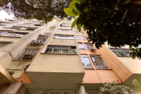 Fachada de apartamento para alugar com 2 quartos, 80m² em Centro, Rio de Janeiro
