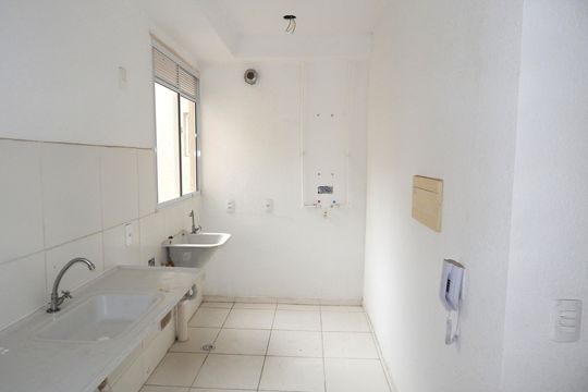 Cozinha de apartamento para alugar com 2 quartos, 45m² em Guaratiba, Rio de Janeiro