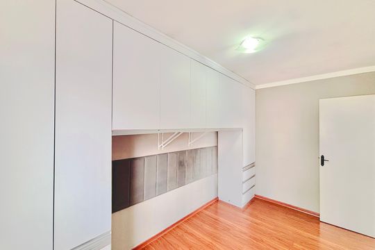 Quarto 1 de apartamento para alugar com 3 quartos, 78m² em Vila Taquari, São Paulo