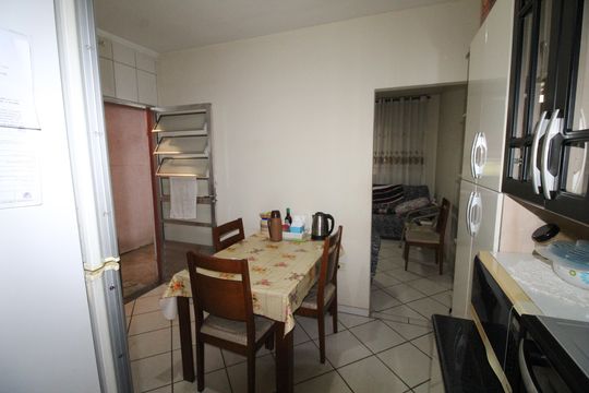 Cozinha de casa para alugar com 2 quartos, 54m² em Vila Sao Geraldo, São José dos Campos