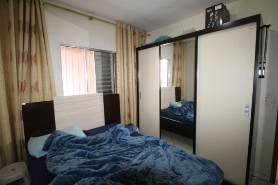 Quarto 1 de casa para alugar com 2 quartos, 54m² em Vila Sao Geraldo, São José dos Campos