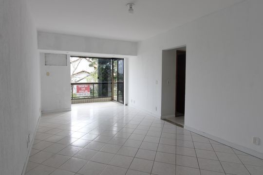 Apartamento para alugar com 3 quartos, 100m² em Braga, Cabo Frio