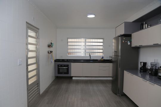 Cozinha de casa à venda com 3 quartos, 159m² em Vila Regina, São Paulo