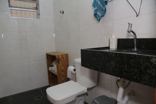 Banheiro 2 de casa à venda com 3 quartos, 159m² em Vila Regina, São Paulo