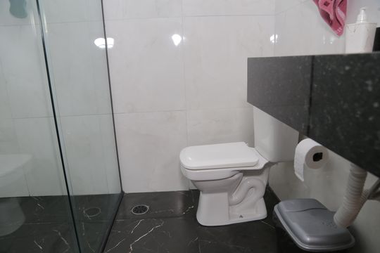 Suite do quarto 3 de casa à venda com 3 quartos, 159m² em Vila Regina, São Paulo