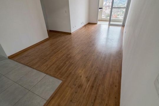 Sala de apartamento à venda com 2 quartos, 58m² em Jardim Itapark, Mauá