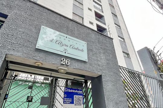 Fachada + plaquinha de apartamento para alugar com 2 quartos, 65m² em Vila Antonieta, São Bernardo do Campo