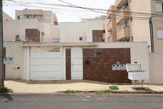 Fachada de apartamento para alugar com 2 quartos, 50m² em Alto Umuarama, Uberlândia