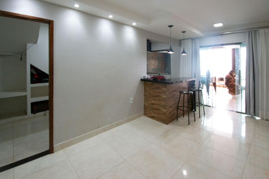 Casa de Condomínio à venda com 5 quartos, 120m² em Colônia Agrícola Samambaia, Brasília