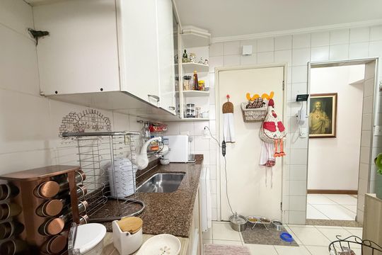 Cozinha de apartamento à venda com 3 quartos, 70m² em Vila Mangalot, São Paulo